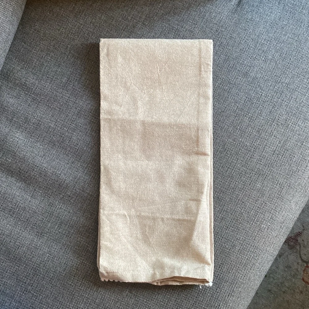 NWOT Christmas Dish Towels Neutrals Farmhouse Shabby Chic Tan White Beige
